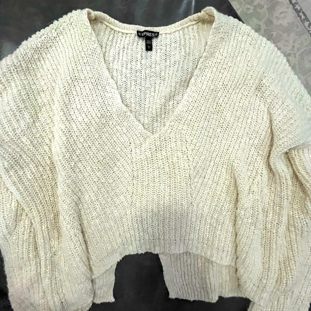 EXPRESS long sleeve, vneck, cream colored. Size large